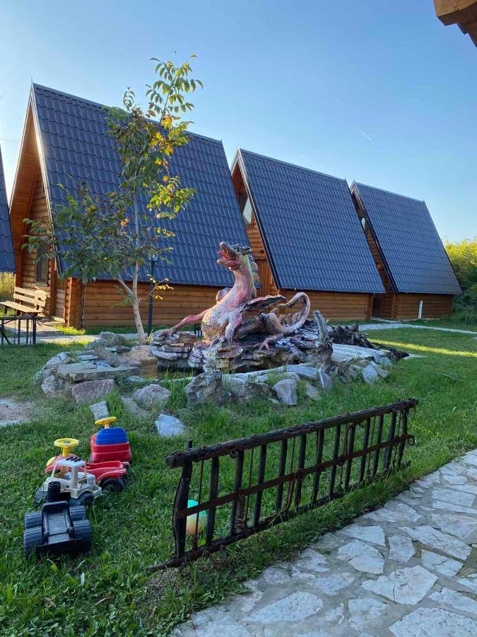 Lolini Bungalovi Novi Sad Exteriör bild