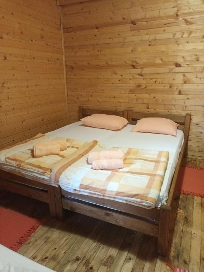 Lolini Bungalovi Novi Sad Exteriör bild