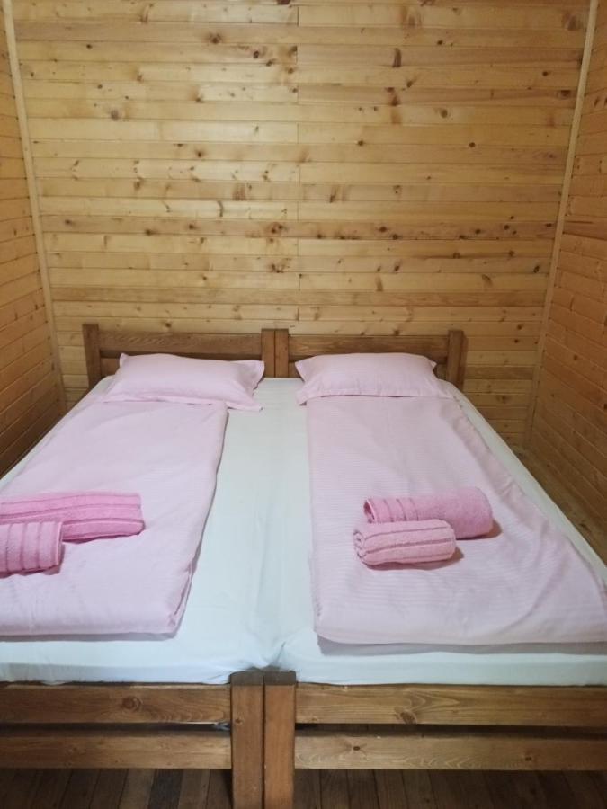 Lolini Bungalovi Novi Sad Exteriör bild